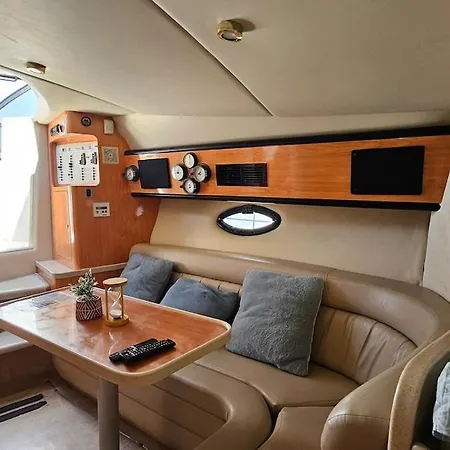 Boat Speedboat O Thor 보트호텔